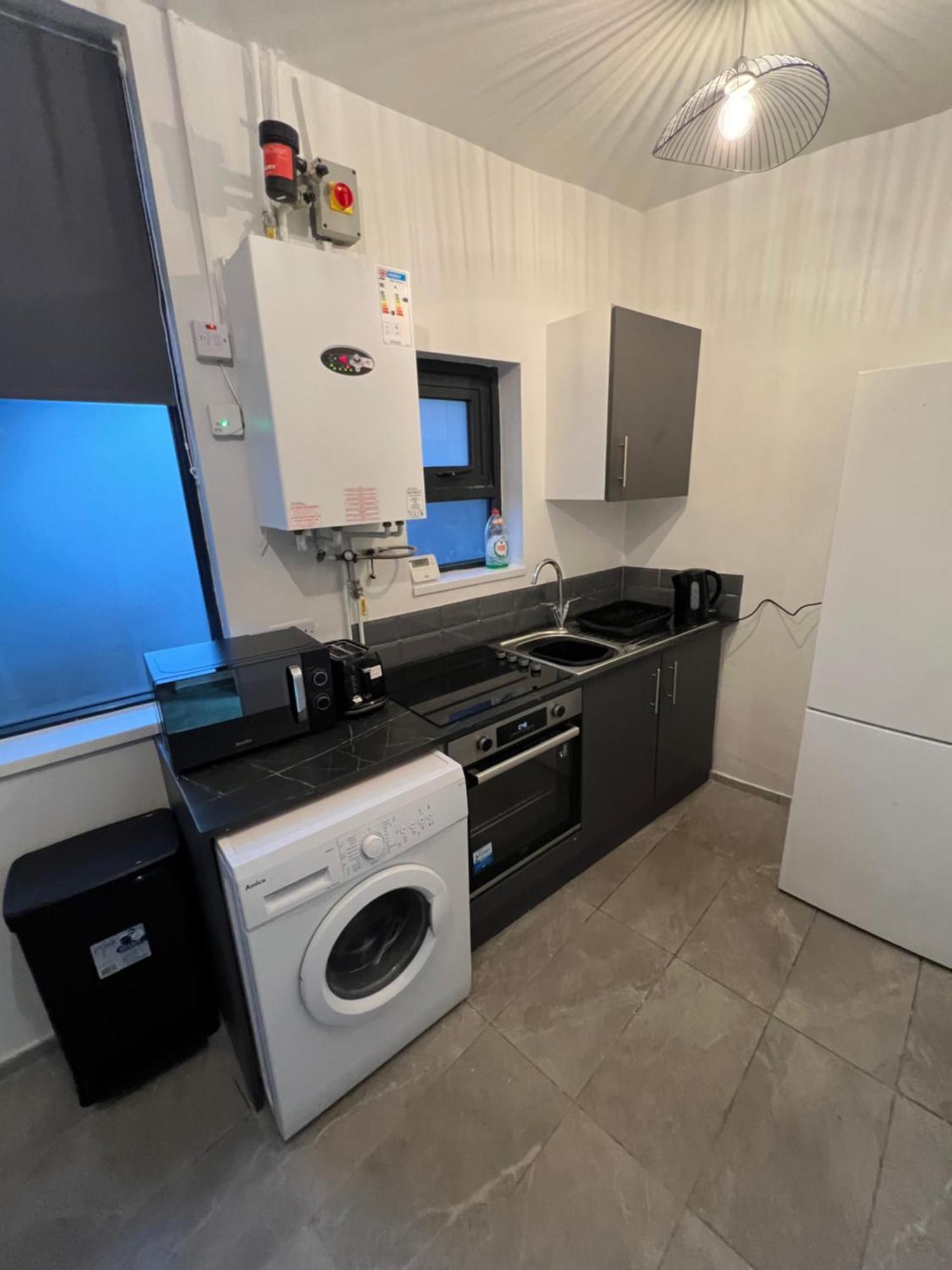 2 Bedroom Town Apartment Ipswich Exterior photo